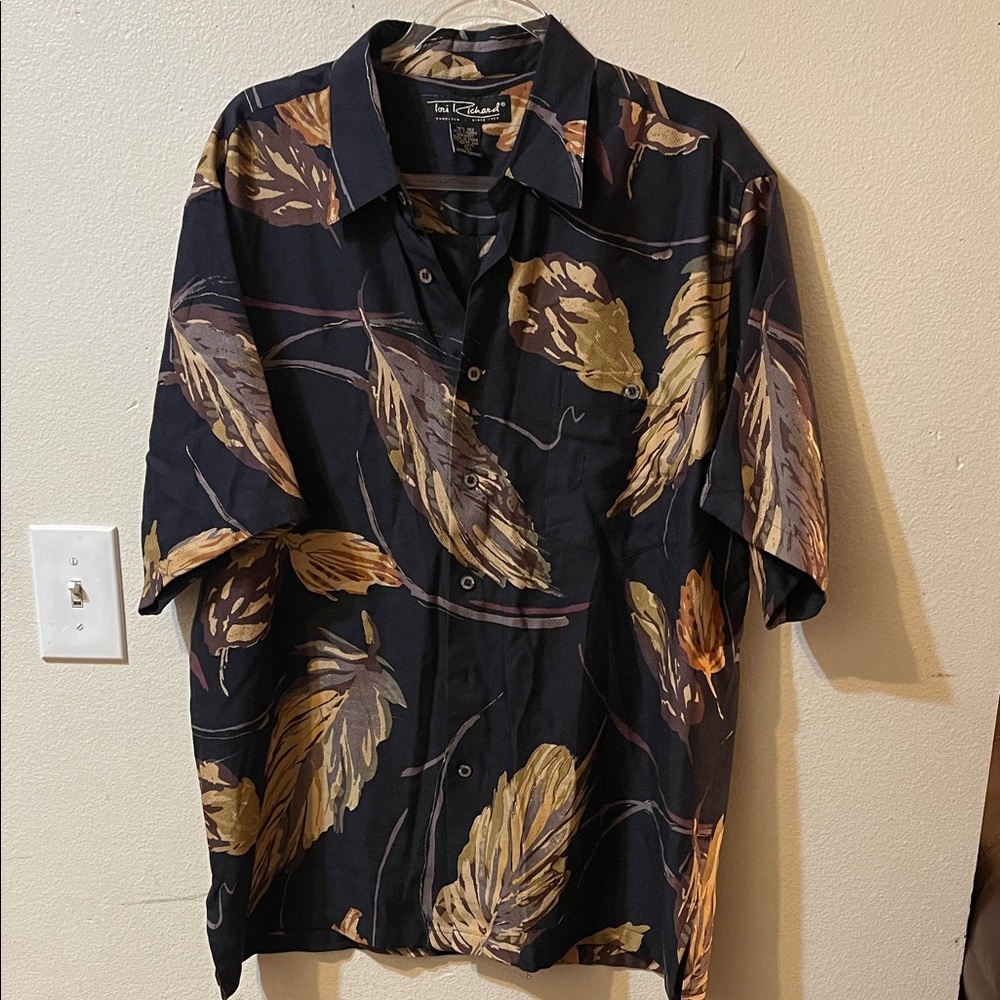 Tori Richard Men's Shirt with Black and Gold Leaf Design